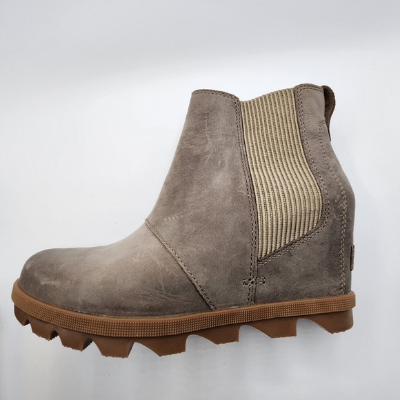 Women's Joan Of Arctic Wedge II Chelsea Bootie Size 6 Khaki - Picture 4 of 13